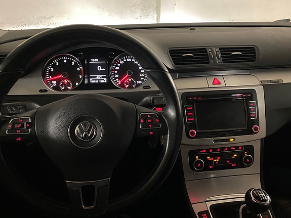 Volkswagen Passat CC 4 of 5