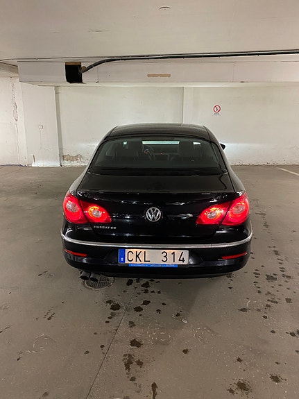 Volkswagen Passat CC 2 of 5