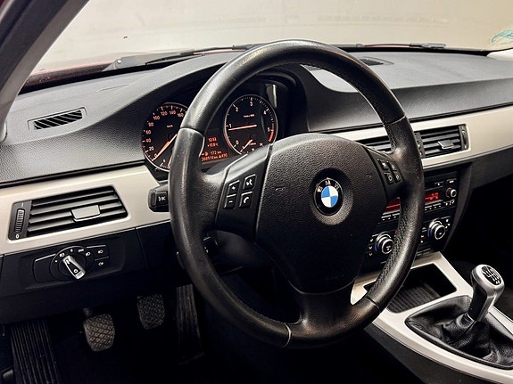 BMW 320d 9 of 15