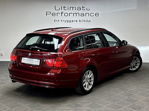 BMW 320d 2 of 5