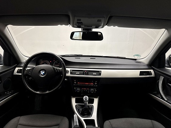 BMW 320d 12 of 15