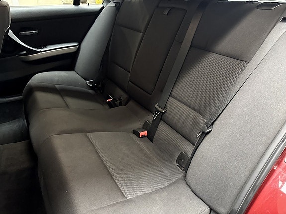 BMW 320d 13 of 15