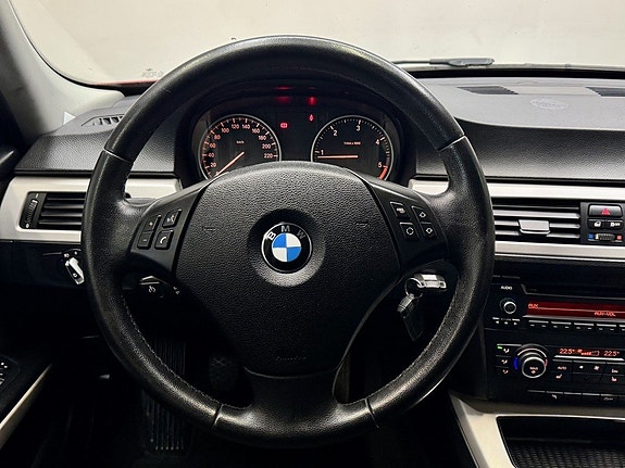 BMW 320d 15 of 15