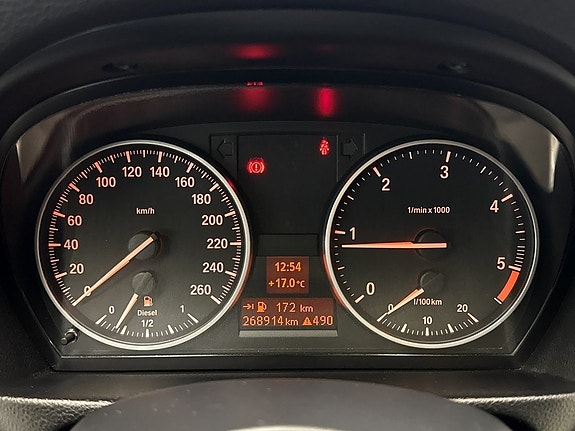 BMW 320d 14 of 15
