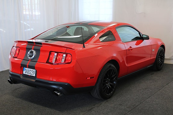 Ford Mustang 9 of 30