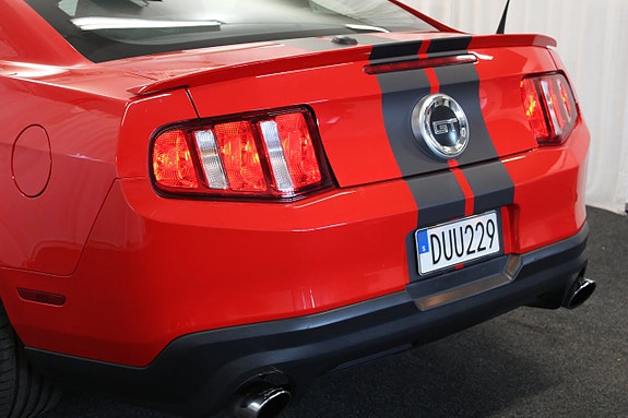 Ford Mustang 29 of 30