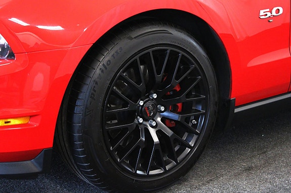 Ford Mustang 6 of 30