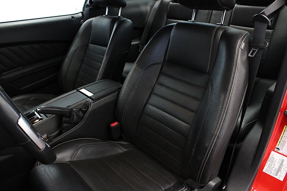 Ford Mustang 20 of 30