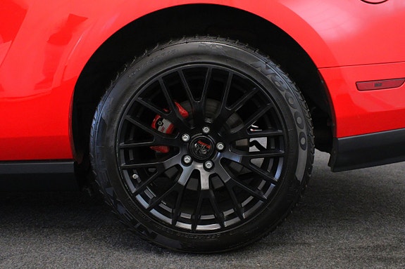 Ford Mustang 7 of 30