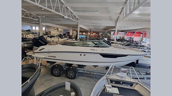 Flipper 700 DC Mercury F250 V8 Välutrustad