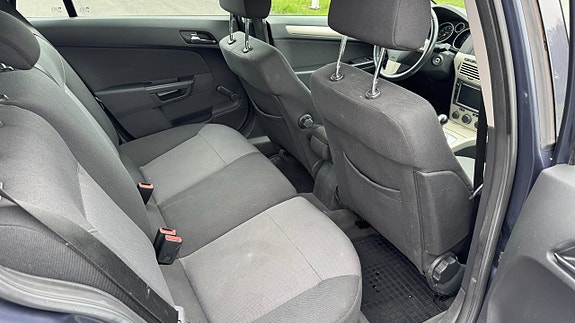 Opel Astra 8 of 10