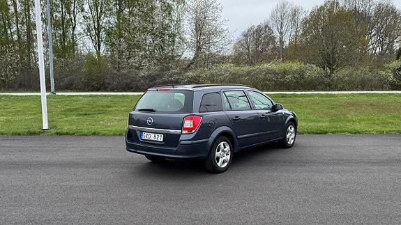 Opel Astra 2 of 5