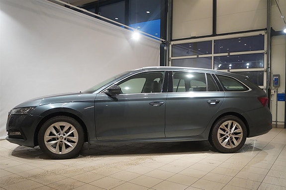 Skoda Octavia 2 of 5