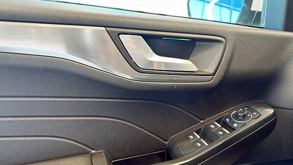 Ford Kuga 11 of 15