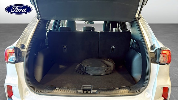 Ford Kuga 10 of 15