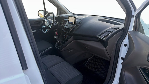 Ford Transit Connect 3 of 9