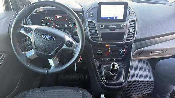 Ford Transit Connect 4 of 9