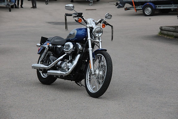 Harley-Davidson XL1200C Sportster Custom - lågmilare! 2 of 5