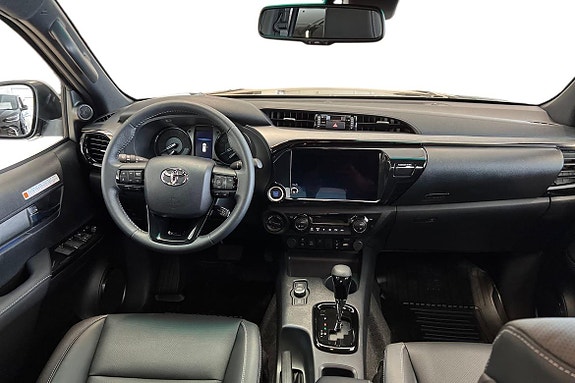 Toyota HiLux 10 of 23