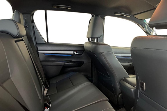 Toyota HiLux 9 of 23