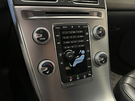 Volvo XC60 19 of 28