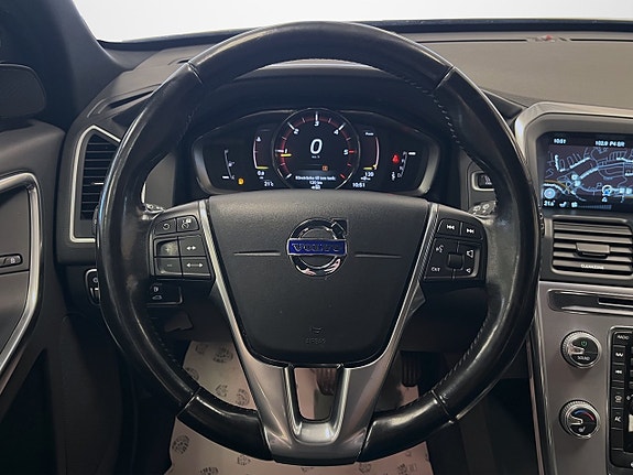 Volvo XC60 14 of 28