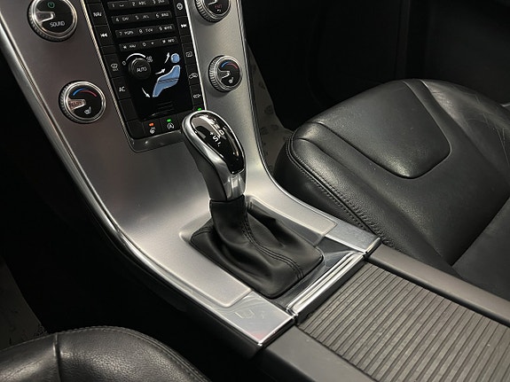 Volvo XC60 20 of 28