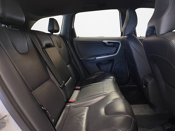 Volvo XC60 13 of 28