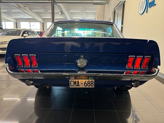 Ford Mustang 6 of 16