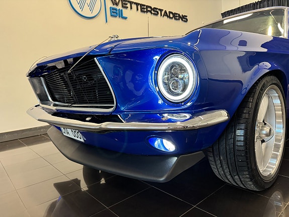 Ford Mustang 9 of 16