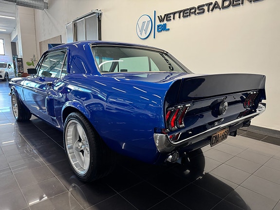 Ford Mustang 7 of 16
