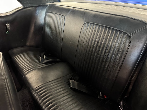 Ford Mustang 15 of 16