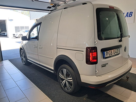 Volkswagen Caddy Alltrack 5 of 5
