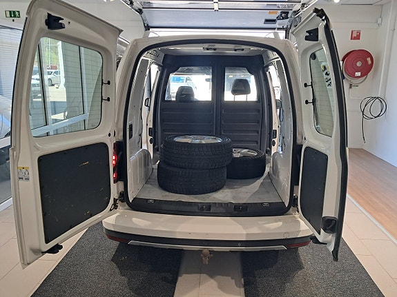 Volkswagen Caddy Alltrack 7 of 7