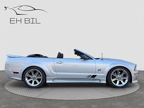 Ford Mustang 9 of 20