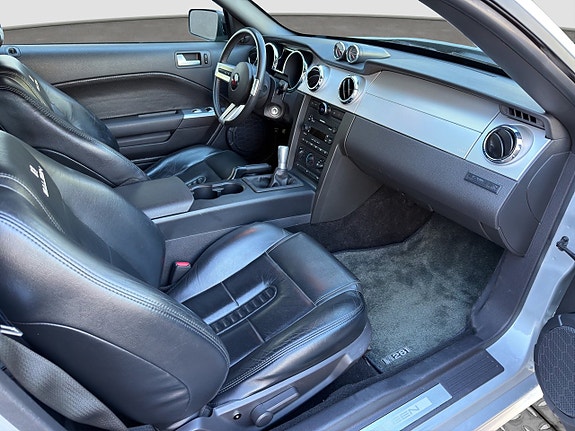 Ford Mustang 11 of 20