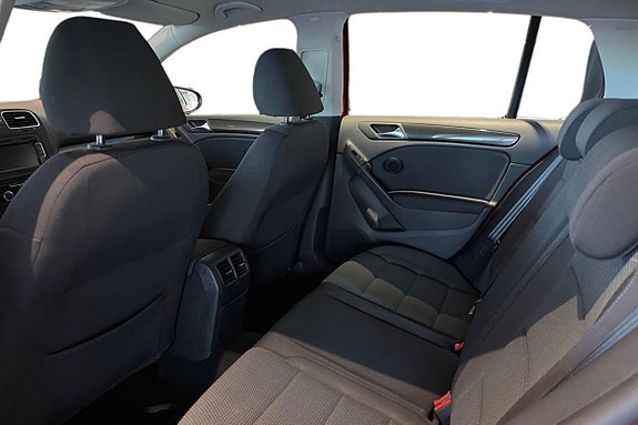 Volkswagen Golf VI 19 of 22