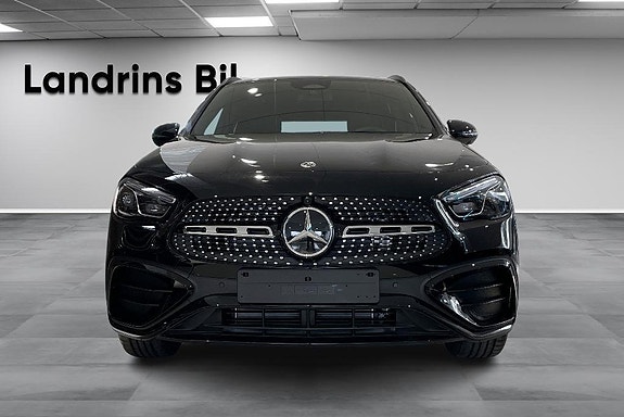 Mercedes-Benz GLA250 e 2 of 16