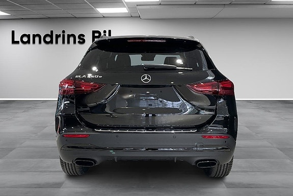Mercedes-Benz GLA250 e 5 of 16