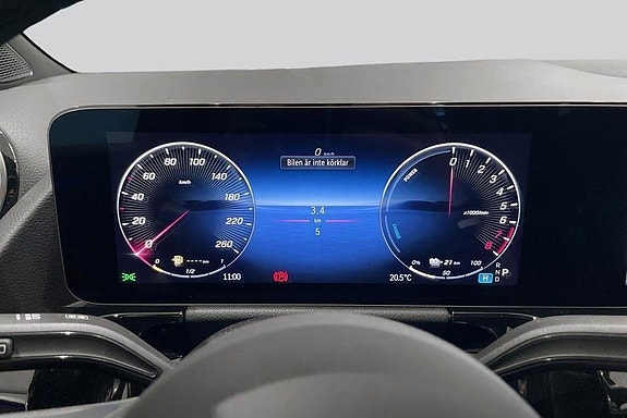 Mercedes-Benz GLA250 e 10 of 16