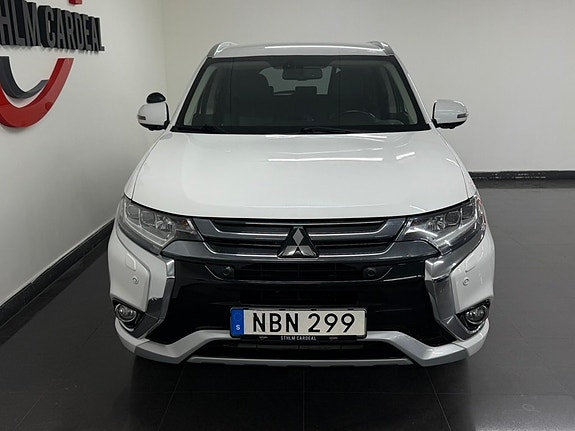 Mitsubishi Outlander 3 of 5