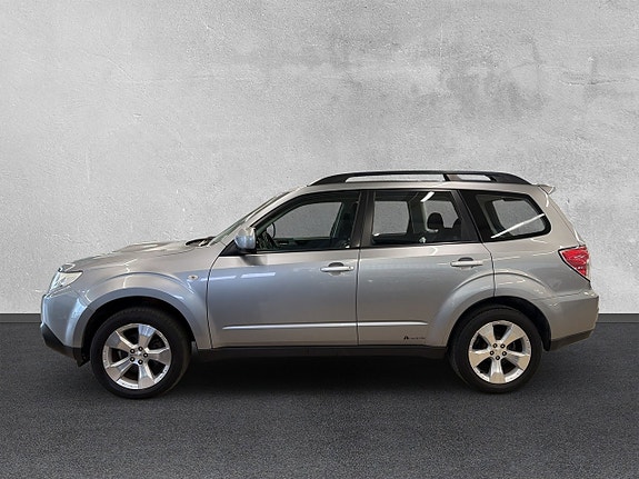 Subaru Forester 2 of 5