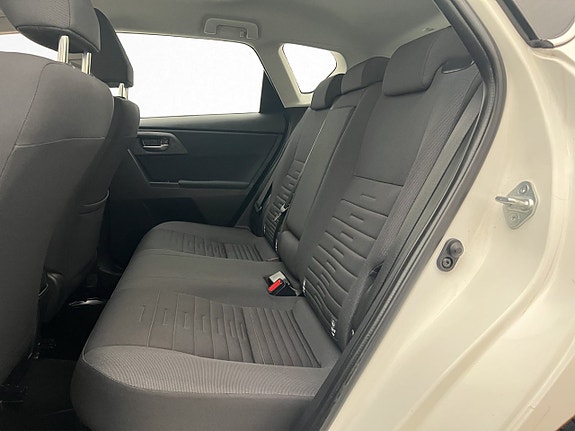 Toyota Auris 24 of 29