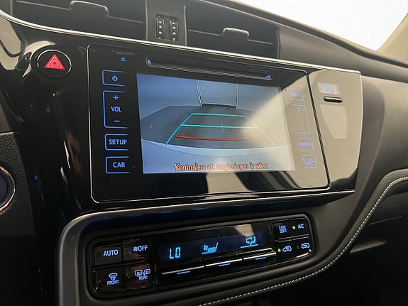 Toyota Auris 15 of 29