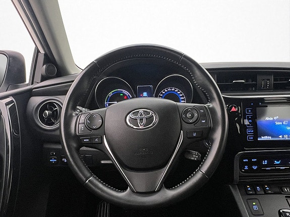 Toyota Auris 11 of 29