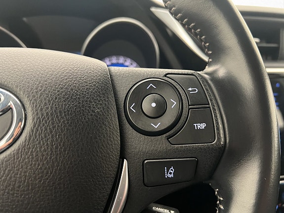 Toyota Auris 14 of 29