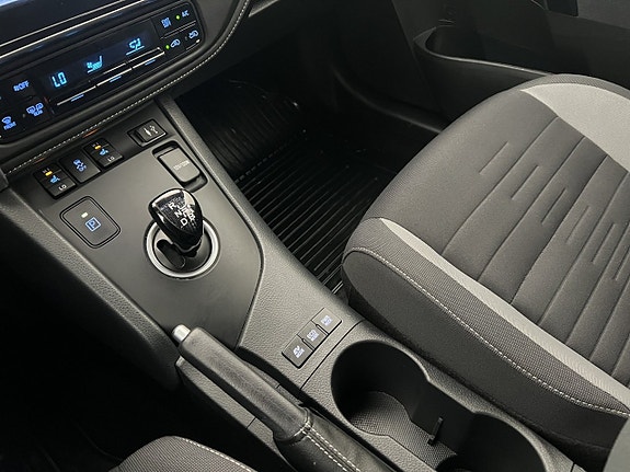 Toyota Auris 19 of 29