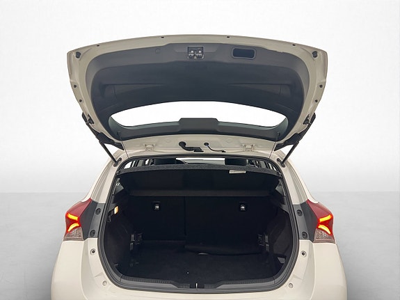 Toyota Auris 25 of 29