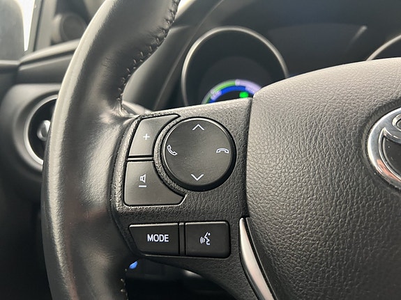 Toyota Auris 12 of 29