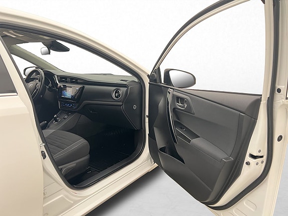 Toyota Auris 22 of 29